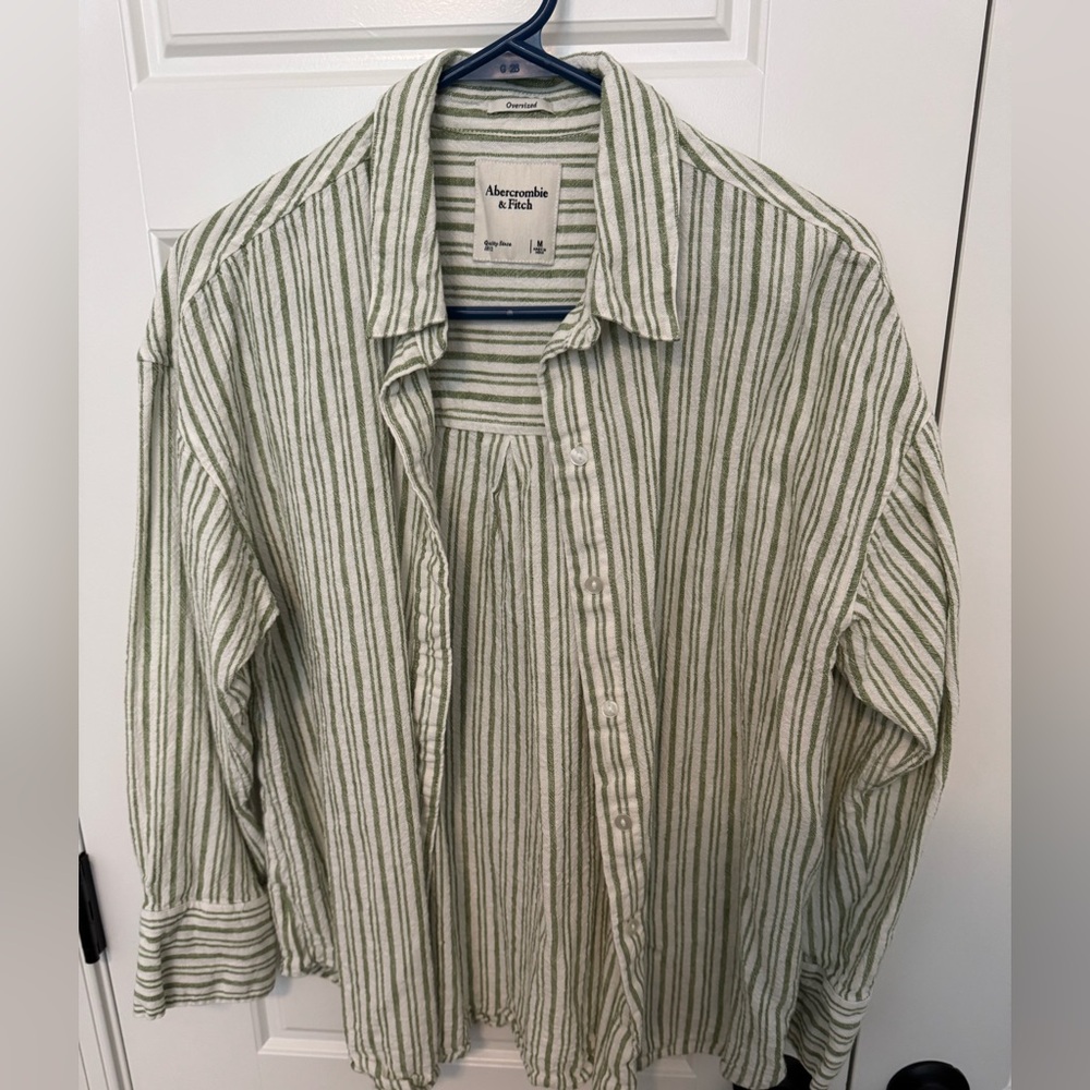 Abercrombie & Fitch Green and White Casual Button Down Shirt